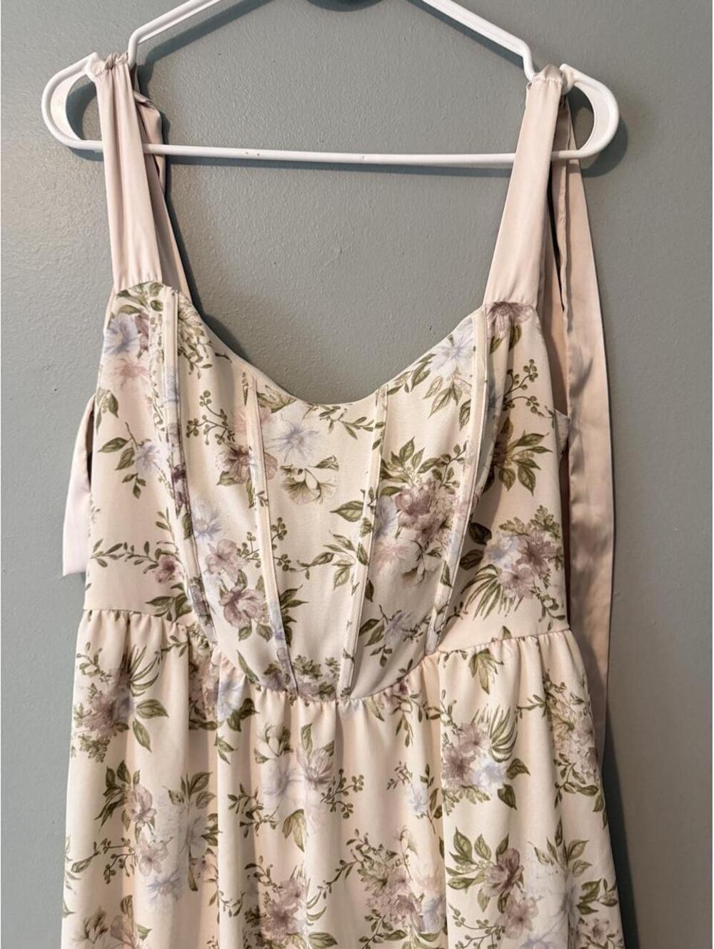 MINE A-line midi dress with floral print in cream & white, - Picture 3 of 8